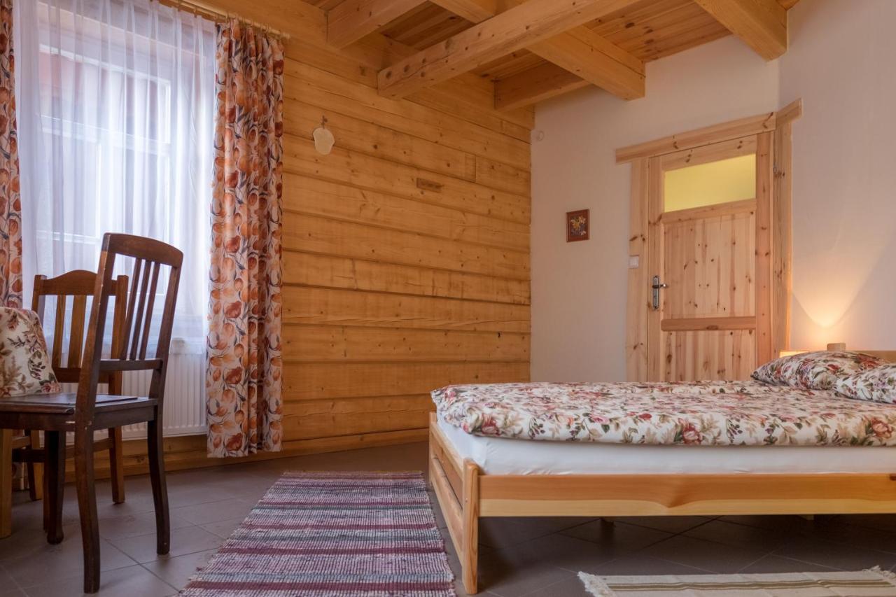 Miodowa Kolonia Bed & Breakfast Bialowieza Exterior photo