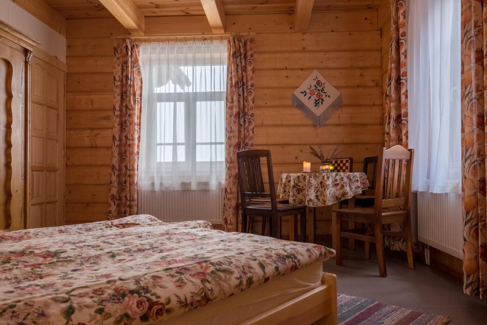 Miodowa Kolonia Bed & Breakfast Bialowieza Exterior photo