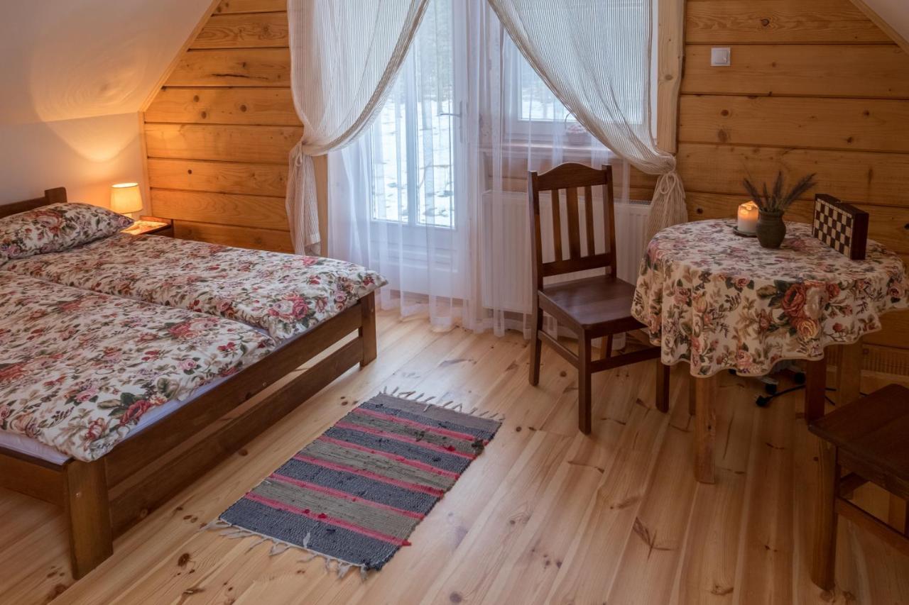 Miodowa Kolonia Bed & Breakfast Bialowieza Exterior photo