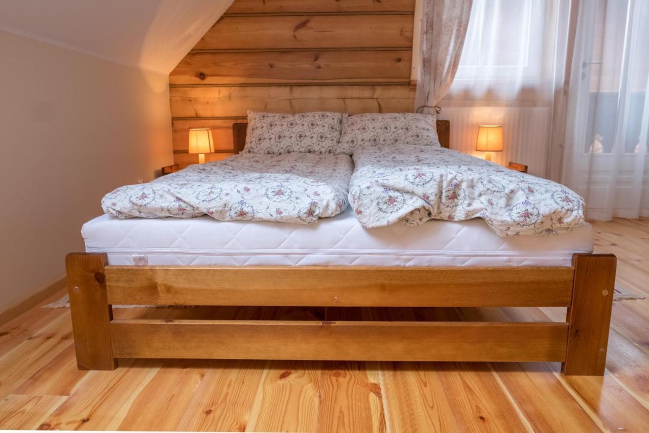 Miodowa Kolonia Bed & Breakfast Bialowieza Exterior photo