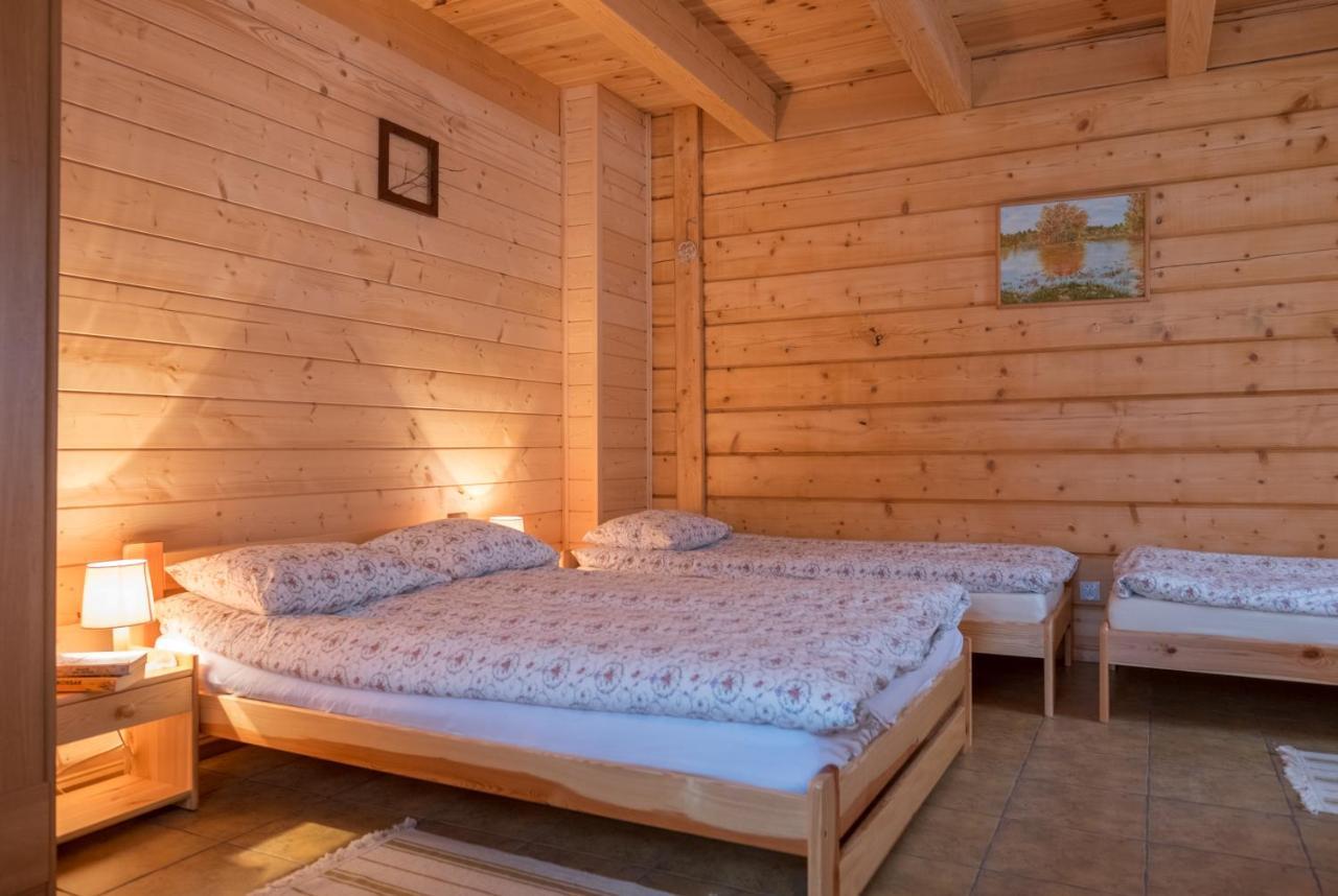 Miodowa Kolonia Bed & Breakfast Bialowieza Exterior photo