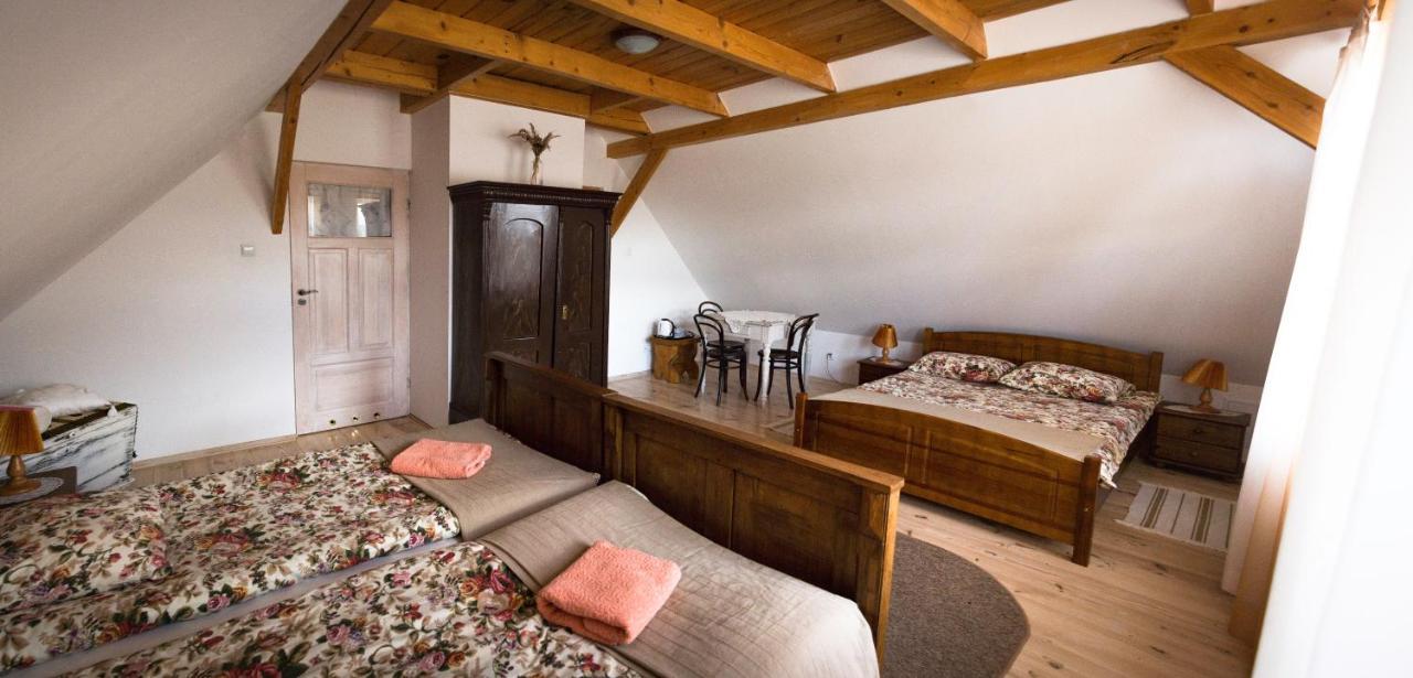 Miodowa Kolonia Bed & Breakfast Bialowieza Exterior photo